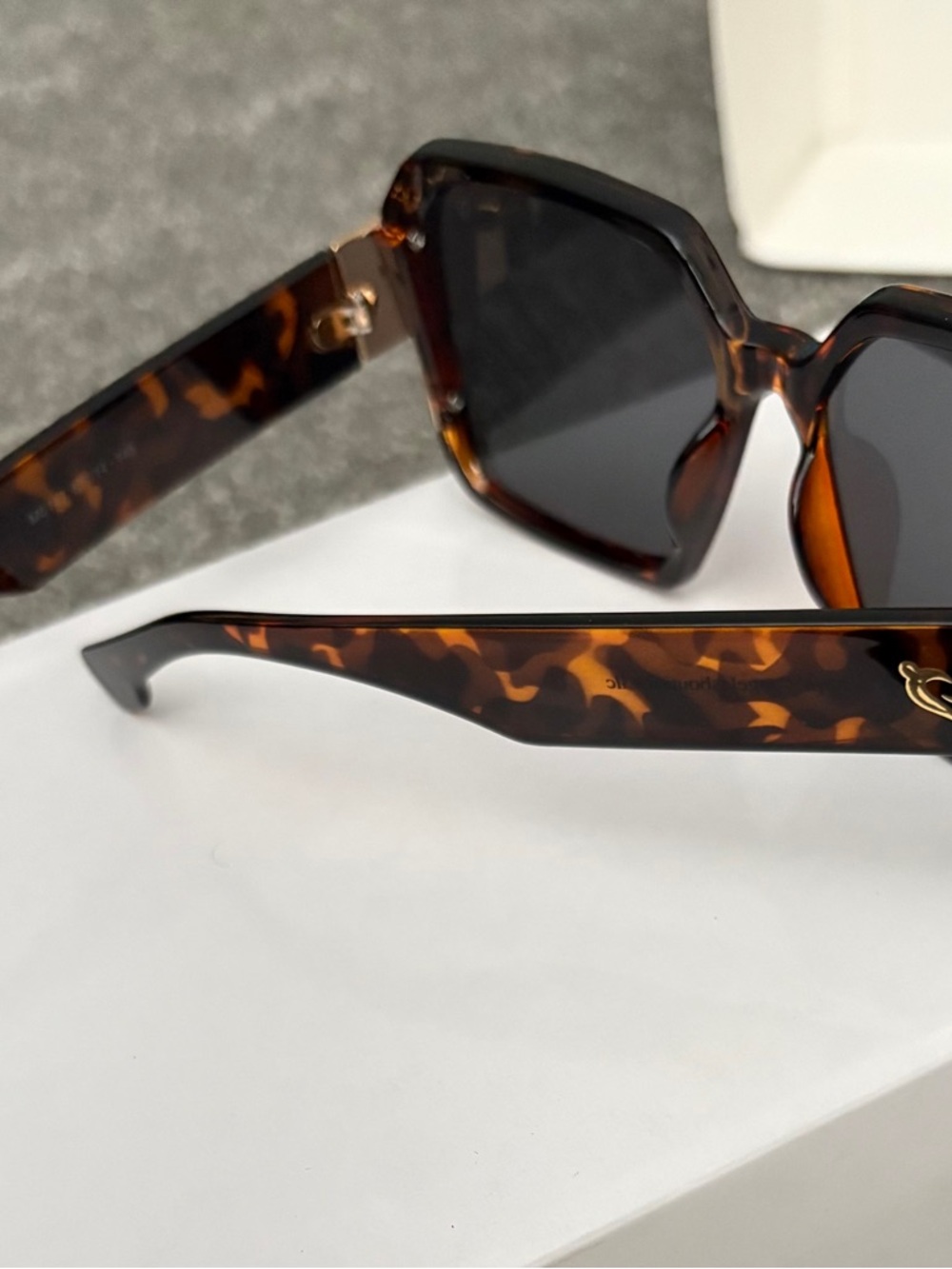 Tortoiseshell Square Frame Sunglasses - Dark Lens - Picture 3 of 3